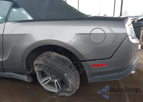 2011 Ford Mustang V6 Premium from USA, damaged, VIN 1ZVBP8EM3B5107464